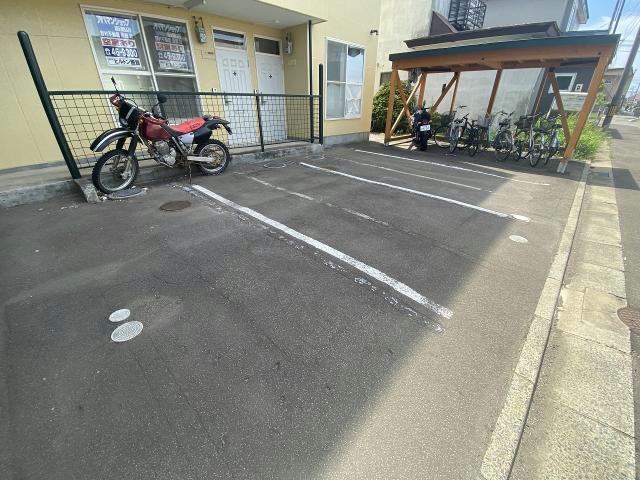 駐車場　駐車場