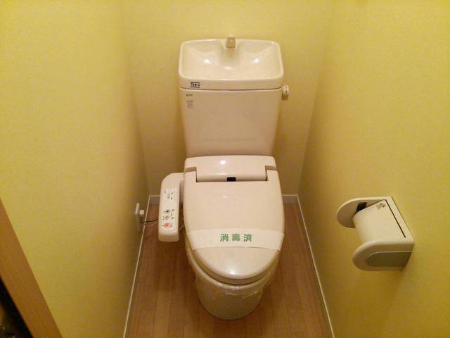 トイレ　トイレもきれいです