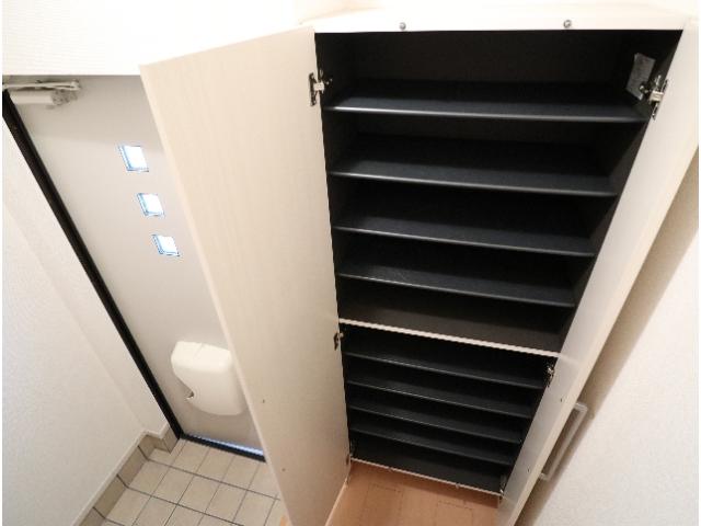 玄関　落ち着いた玄関です