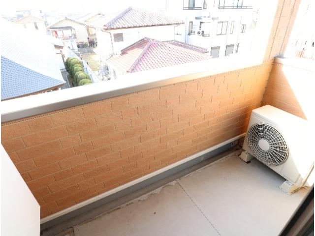 バルコニー　落ち着いた時間を過ごせるバルコニーです