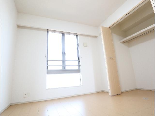 その他部屋・スペース　落ち着いて過ごせるお部屋なので、寝室にいかがでしょうか