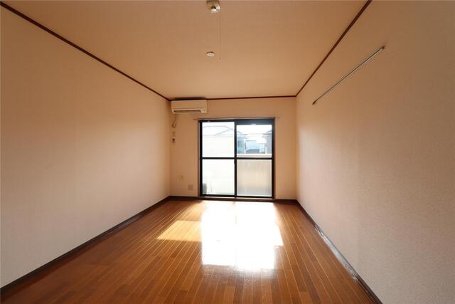 居室・リビング　9.３帖の洋室