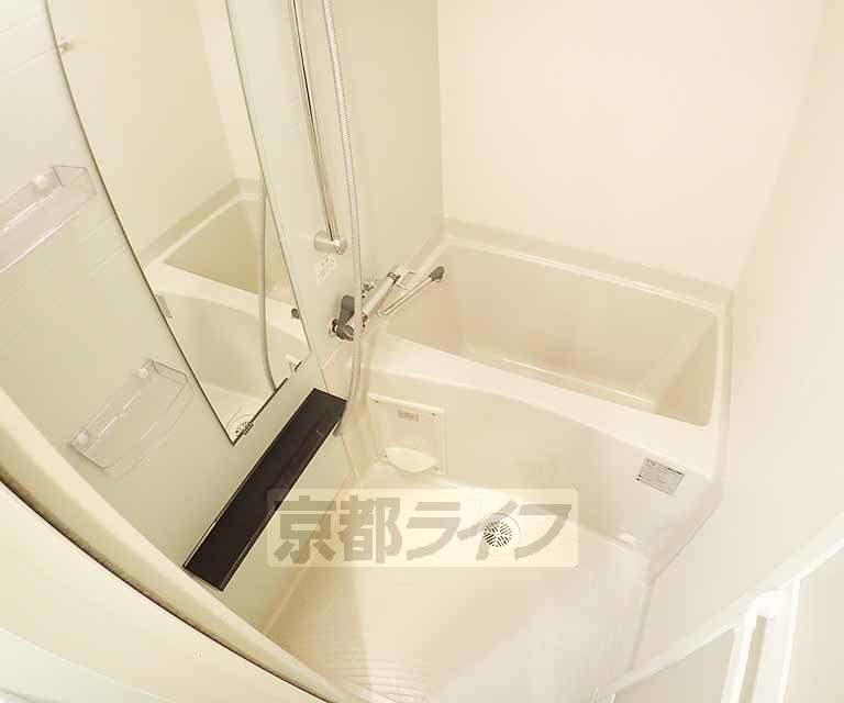 バス・シャワールーム　とても綺麗な浴室です。