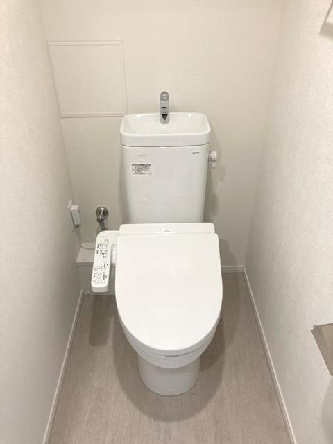 トイレ　※写真は同タイプ住戸です。