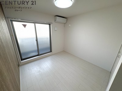 居室・リビング　エアコン付きで快適に過ごせます♪