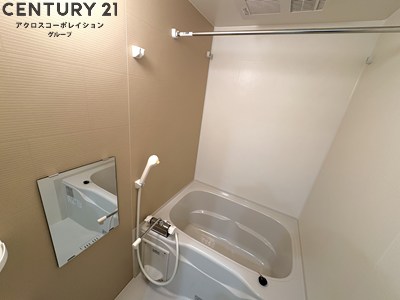 バス・シャワールーム　浴室乾燥機付きで便利です！