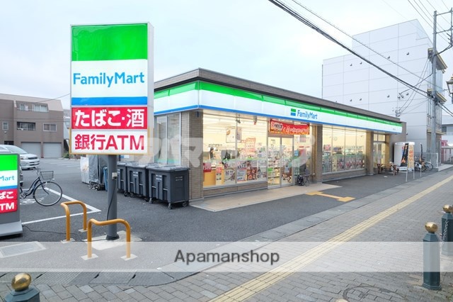 コンビニ　ファミリーマート（コンビニ）まで107m