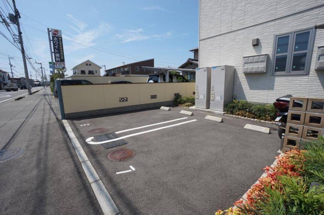 駐車場　駐車場