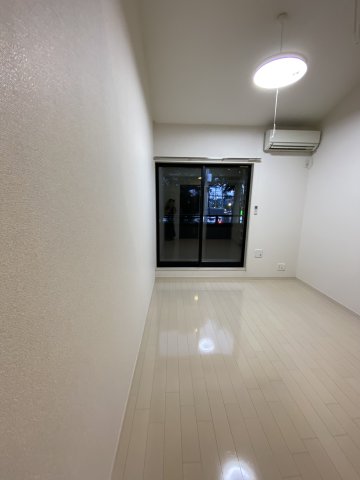 居室・リビング　こちらのリビングで趣味の時間をお楽しみください