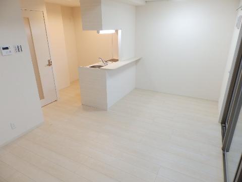 居室・リビング　室内