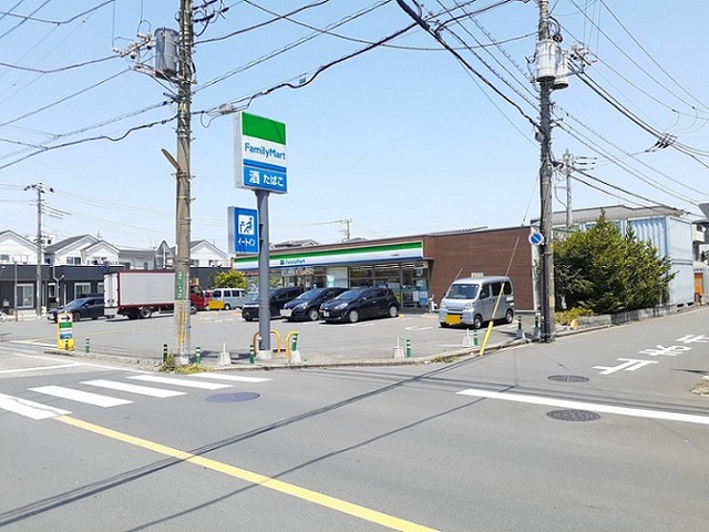 コンビニ　ファミリーマート　川口柳崎店（コンビニ）まで600m