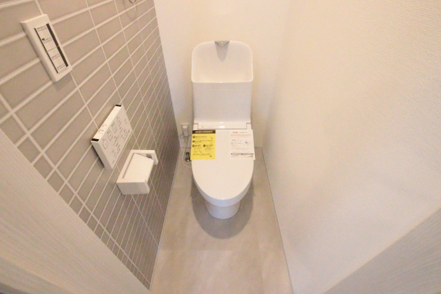 トイレ　※別室の参考写真の為、現況優先です。