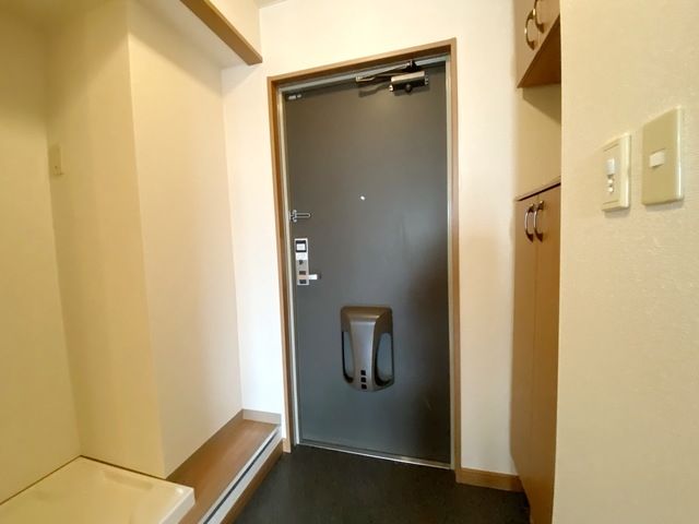 玄関　★タウンハウジング鷺沼店まで→ＴＥＬ0448706656★
