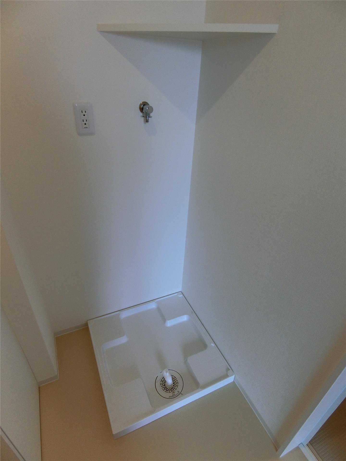 その他設備　防水パン付き洗濯機置き場です♪