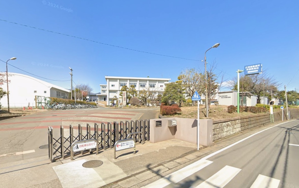 高校・高専　伊勢原高校（高校・高専）まで572m