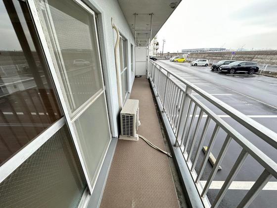 バルコニー　※別号室の写真です。