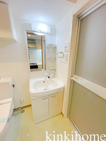 洗面設備　写真は別のお部屋です。