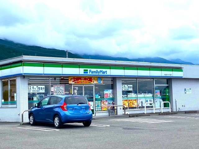 コンビニ　ファミリーマート中之庄店（コンビニ）まで400m