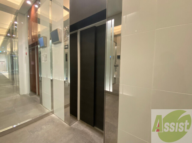 ロビー　エレベーター