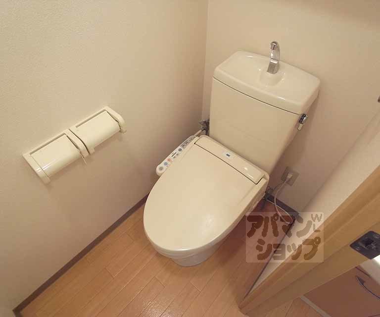 トイレ　ウォシュレット付き！