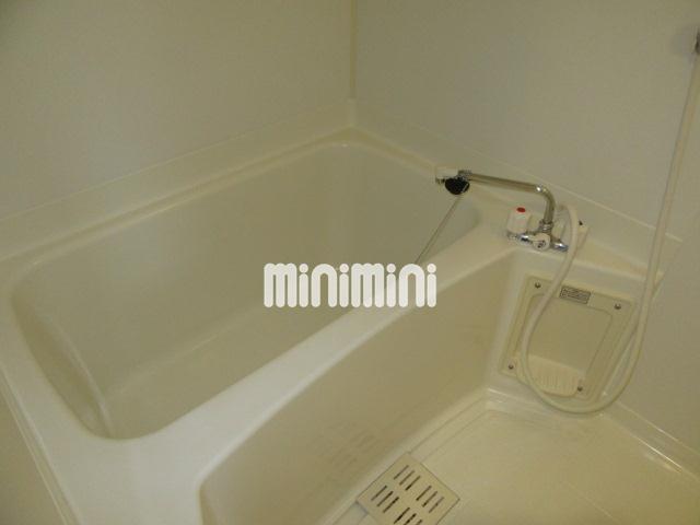 バス・シャワールーム　清潔感のあるバスルーム