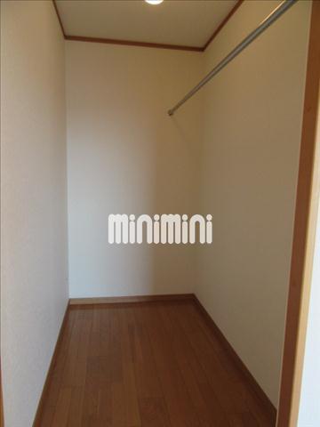 収納　広すぎるウォークインクローゼット