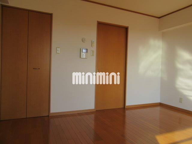 居室・リビング　フローリングの洋室