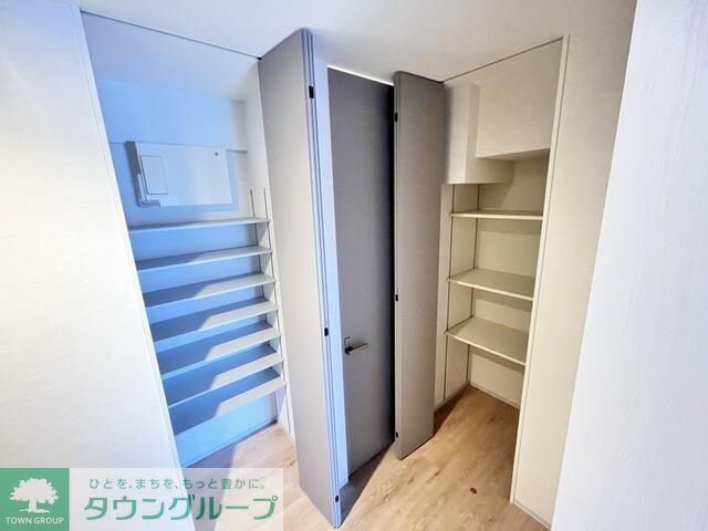 玄関　★お部屋探しは株式会社タウンハウジング東京まで★