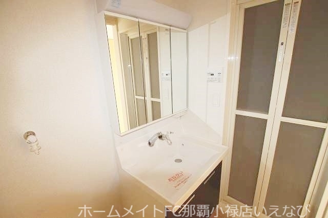 洗面設備　※別部屋の室内写真となります。