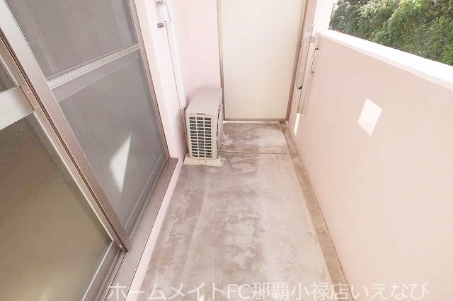 バルコニー　※別部屋の室内写真となります。