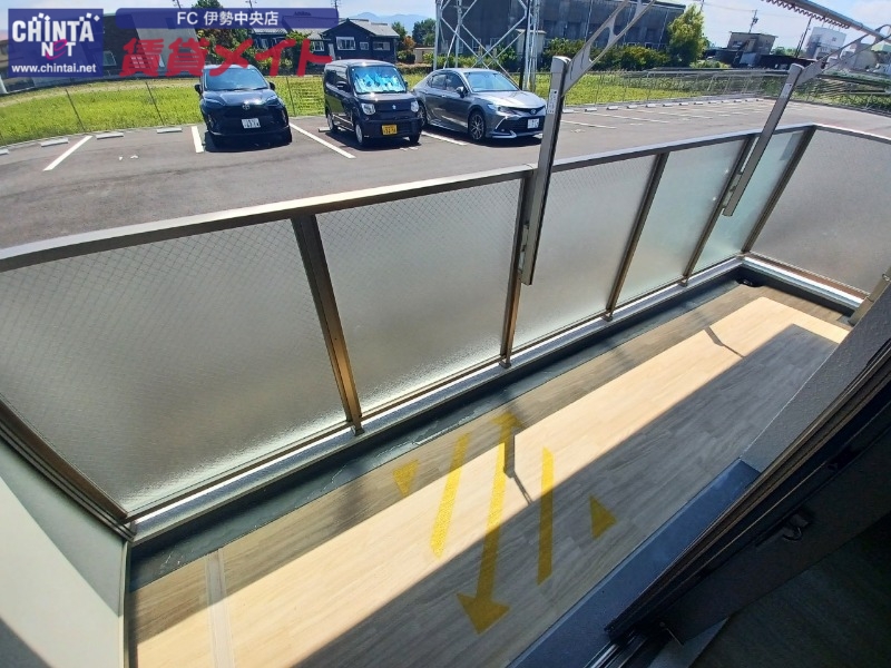 バルコニー　別部屋反転参考写真です。