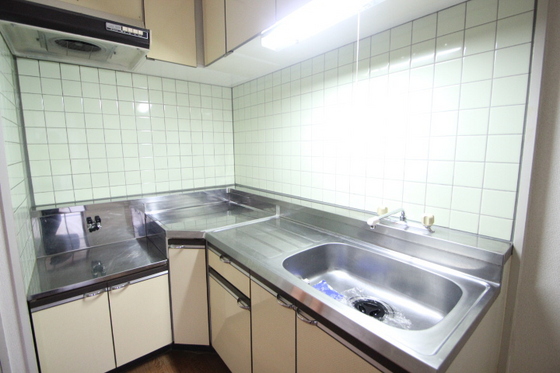 キッチン　※別部屋の写真です