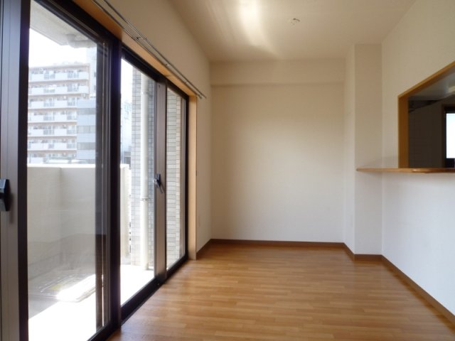 居室・リビング　開放感のあるゆったりとしたお部屋です♪