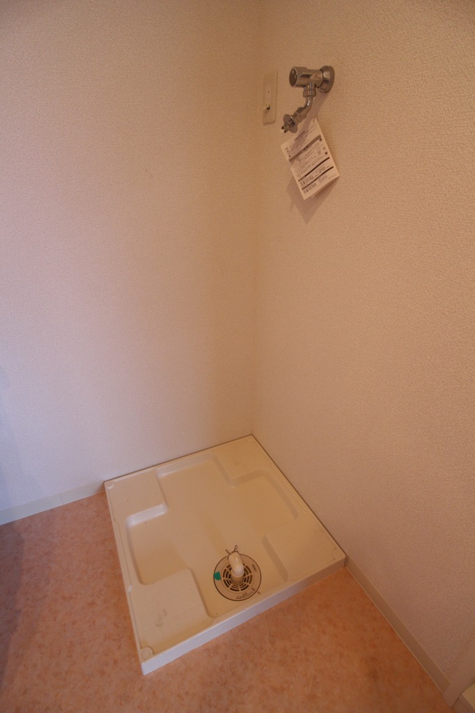 その他共有部分　洗濯機置場　※別号室参考写真