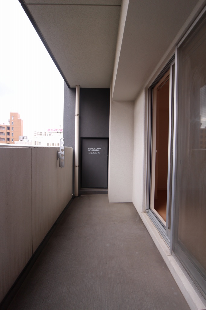 バルコニー　バルコニー　陽当たり良好　※別号室参考写真