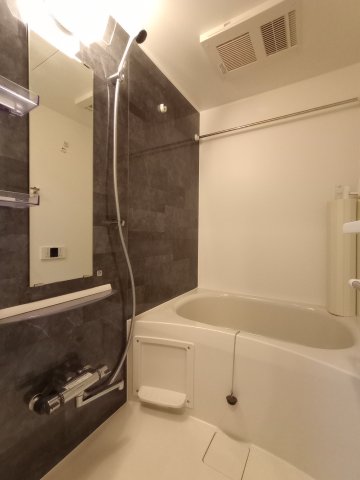 バス・シャワールーム　※別部屋参考写真