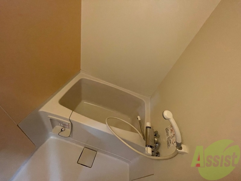 バス・シャワールーム　お風呂になります。一日の疲れを癒してくださいね。