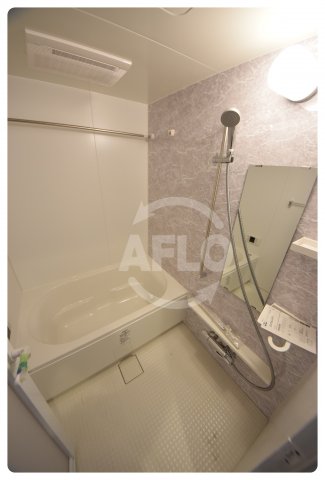 バス・シャワールーム　イルミナルグランデ　浴室