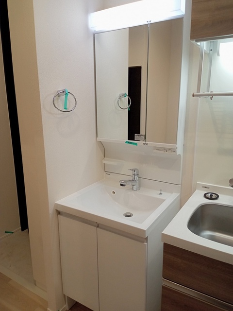 洗面設備　★二面鏡の独立洗面台★