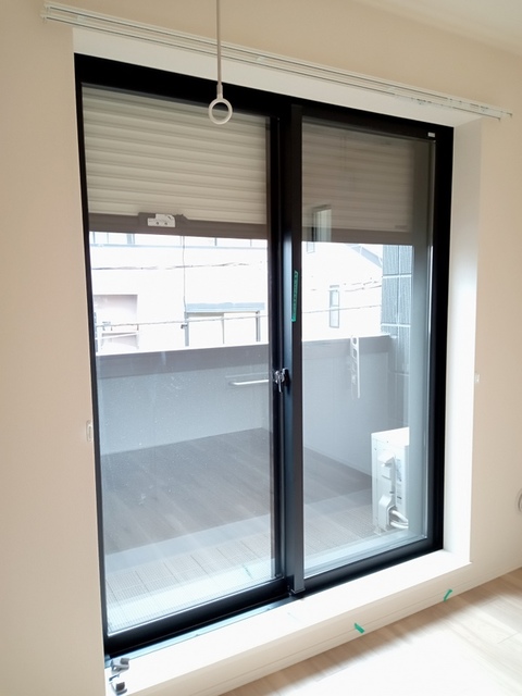 セキュリティ　★防犯シャッター完備★