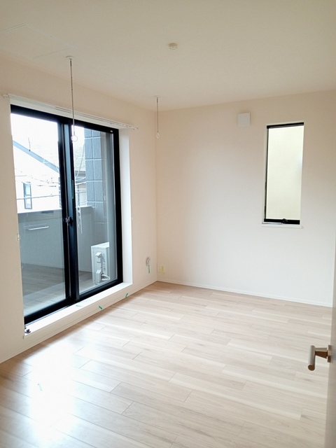 居室・リビング　★角部屋二面採光★