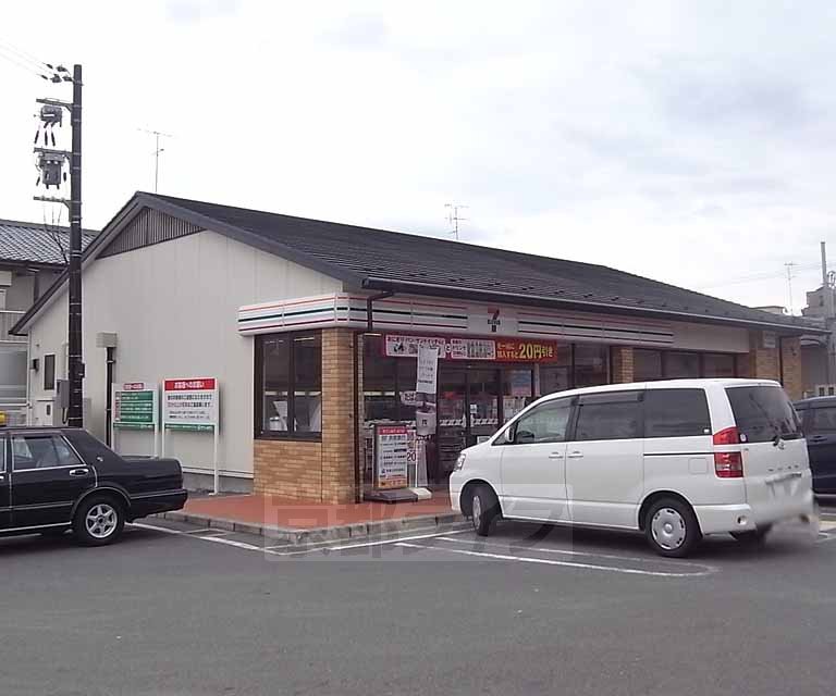 コンビニ　セブンイレブン京都大宮総門口店（コンビニ）まで185m