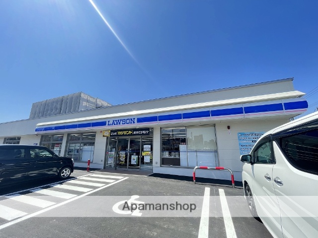 コンビニ　ローソン（コンビニ）まで741m