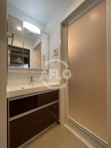 洗面設備　プレジオ新大阪EURO　洗面台