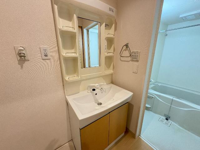 洗面設備　洗髪洗面化粧台