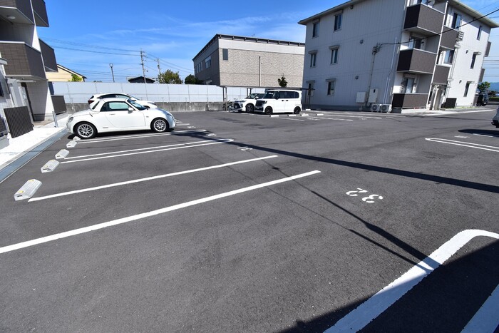 駐車場　駐車場