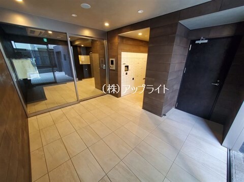 ロビー　オートロック付き