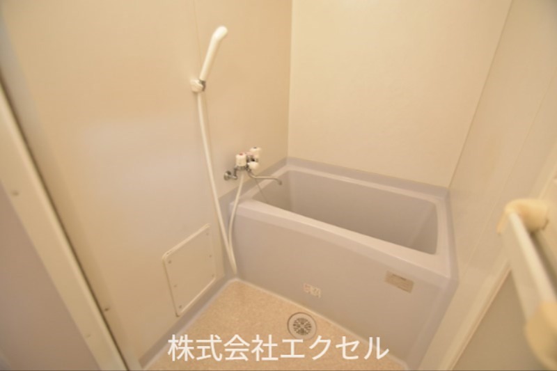 バス・シャワールーム　綺麗な浴室でゆっくりおくつろぎいただけます。