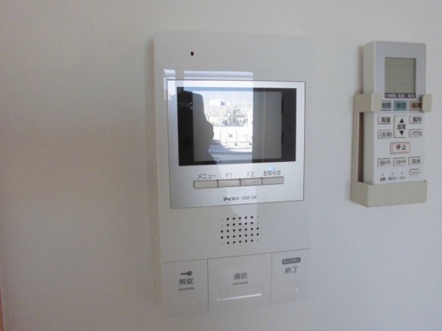 セキュリティ　モニター付きインターホン