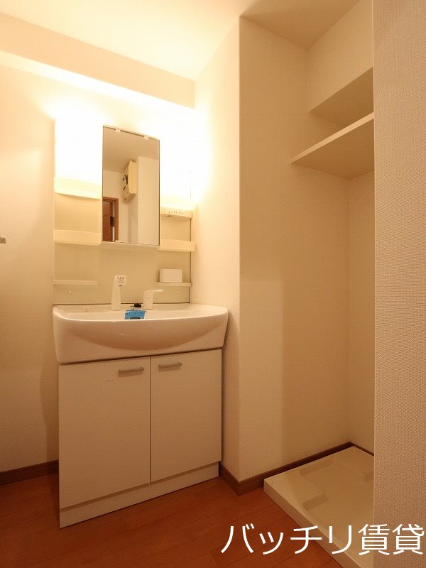 洗面設備　別号室写真の為、現況を優先致します。